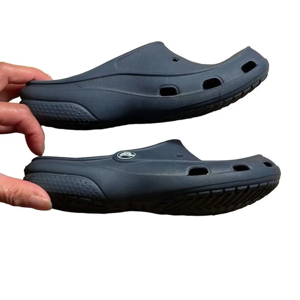 EUC Navy Blue Crocs Feminine Non-Clunky Slip On Clogs - Size W5/J2 - Rare Style!